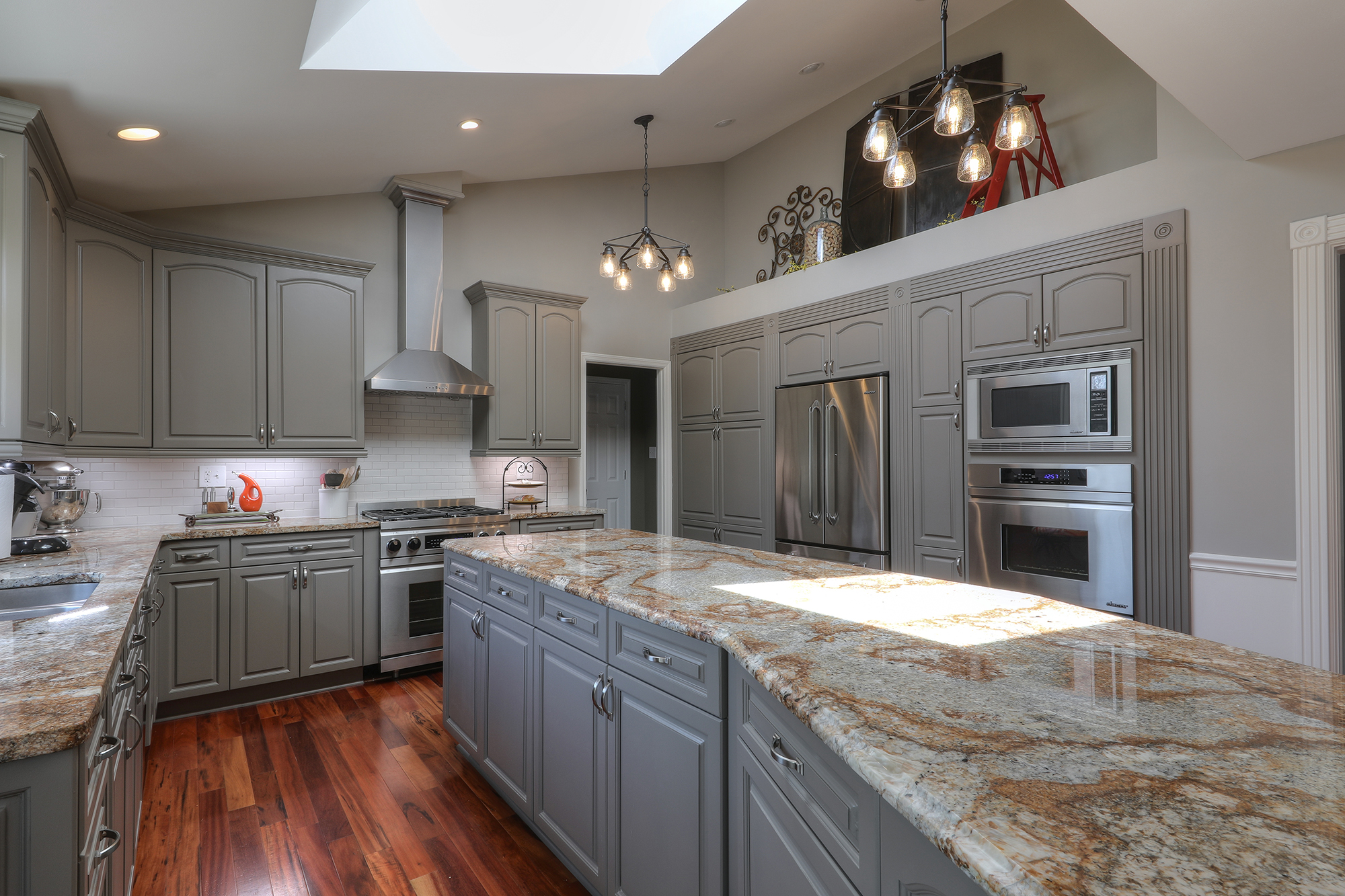 Professional Cabinet Refinishing in Lake View, Chicago, IL